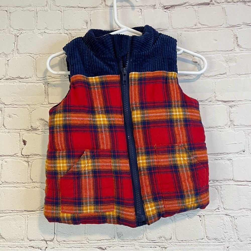 Tahari Girl’s size 24 months Vest